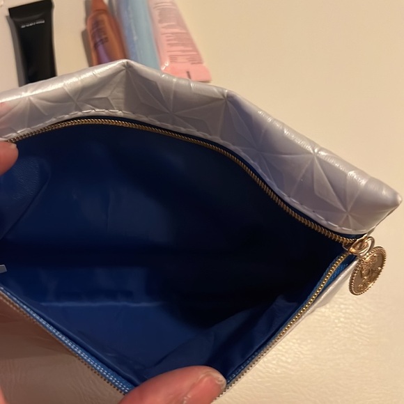 ISPY White Embossed Geometric Print Blue Zipper Clutch Travel Cosmetic Bag - Picture 4 of 4